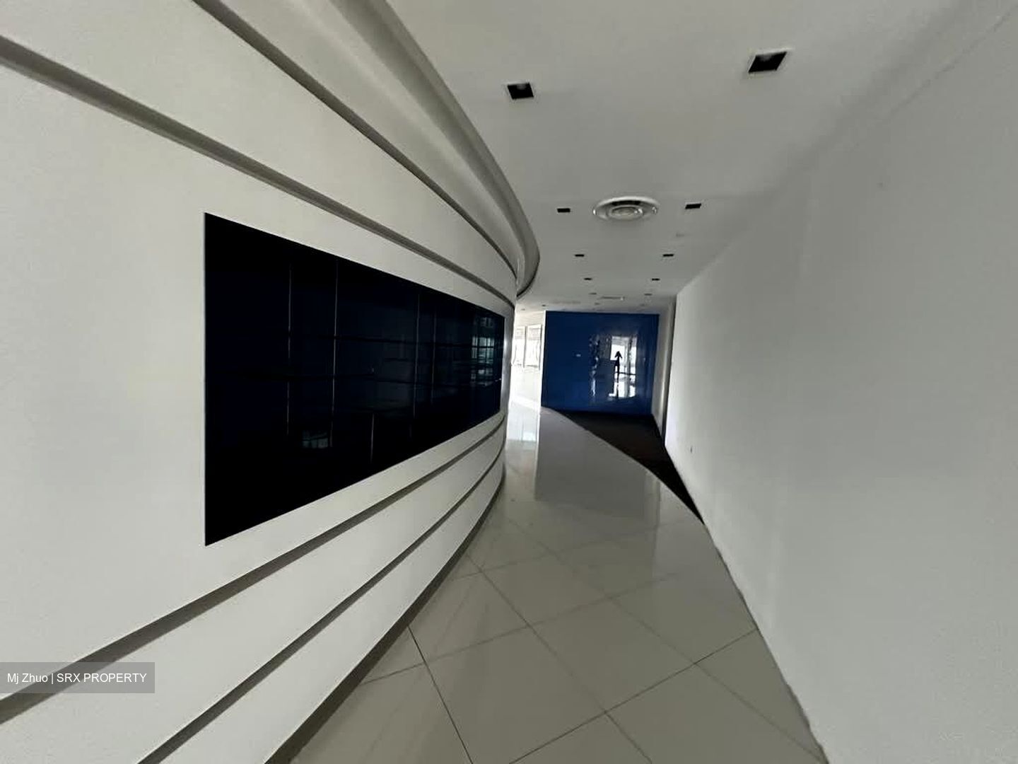 Gateway West (D7), Office #544180551
